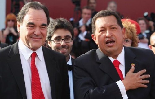 Oliver Stone y Hugo Chávez en la presentación del documental "Al sur de la frontera"